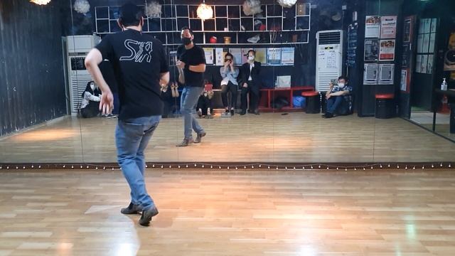SA 23차 [바차타 풋워크] 2주차 20210404 (일) - 홍대 살사 바차타 동호회 SA / Seoul Salsa Bachata Club SA смотреть онлайн