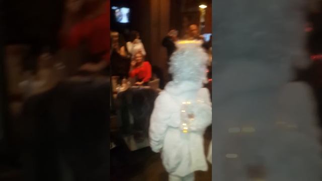 Бандеровцы) захватили посетителей кафе...в расплох смотреть онлайн