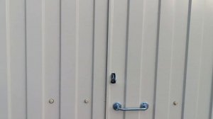 Хозблок 2 на 3 метра. Железный обшит профлистом.