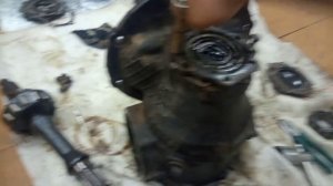 РЕДУКТОР  УРАЛ разборка и дифектовка. номера подшипников.