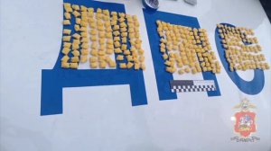 В Балашихе полицейские задержали двоих мужчин, подозреваемых в попытке сбыта около 800 свертков с на