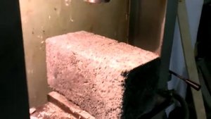 Испытание на сжатие 2 образцов арболита из Нижнего