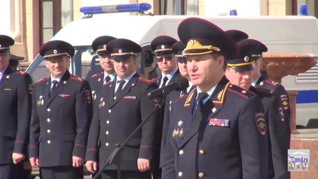 В Тюмени состоялся строевой смотр личного состава УМВД России по Тюменской области смотреть онлайн