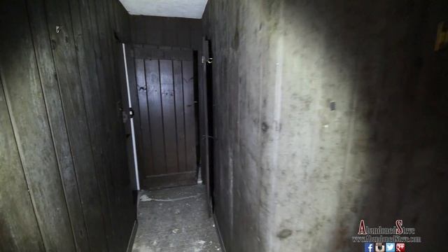 Urbex | Exploring Abandoned Pond House смотреть онлайн