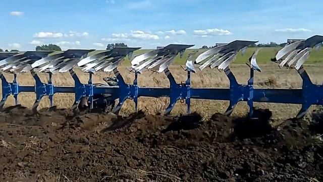 Вспашка залежи AXION 930 + DIAMANT 11 7+1 L120 смотреть онлайн