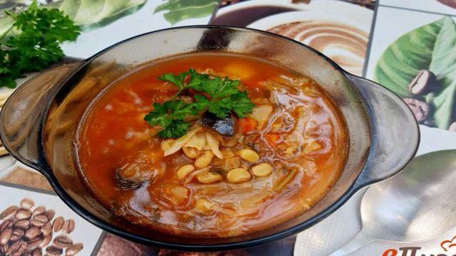 Борщ с фасолью и баклажанами без зажарки