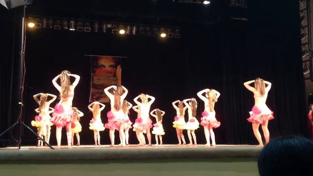 Танцевальный клуб "Амира" - Табла-дэнс смотреть онлайн