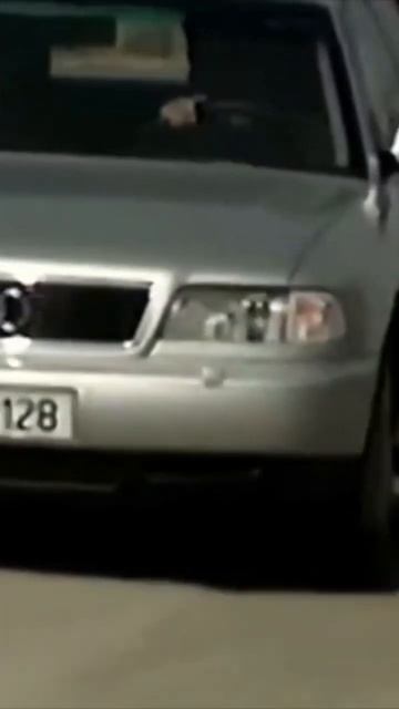 Какие моторы предлагались для Ауди А8 в первые годы?🤔 #ауди #аудиа8 #audia8d2