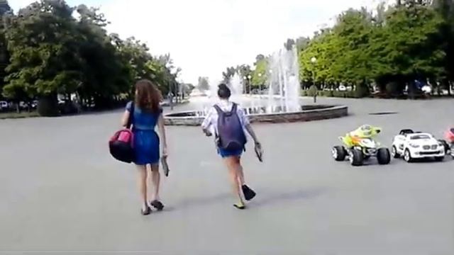 В ластах по бульвару? Без проблем смотреть онлайн