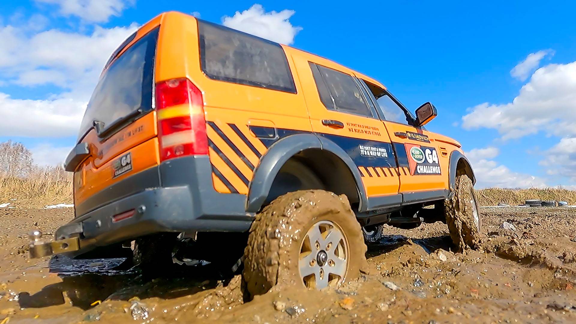 Мажор на RC Land Rover Срезал Путь по Грязи... МГНОВЕННО Пожалел! 😂 Нужна Лебедка Бездорожье смотреть онлайн