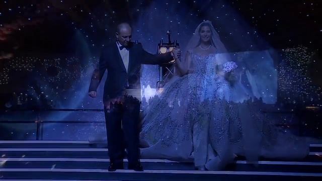 Bride's Colorful Elie Saab Gown Steals The Show смотреть онлайн