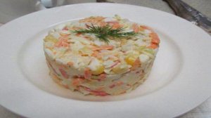 Салат с крабовыми палочками и морковью