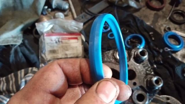 Перебираю циліндр навески ЮМЗ. смотреть онлайн