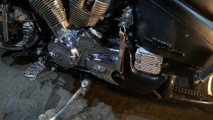 Замер провиса приводной цепи Honda Steed