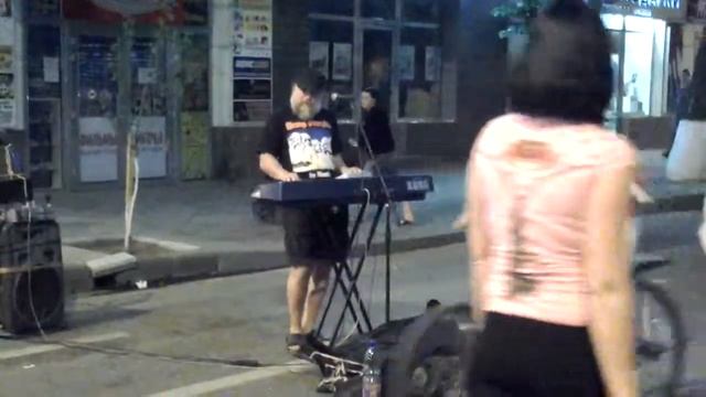 Музыкант на красной смотреть онлайн