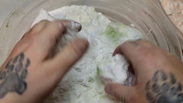 ASMR Lime Green Baking Soda Crumble Powder Play Sifting