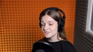 Видеоклип в интерьере студии звукозаписи в Екатеринбурге