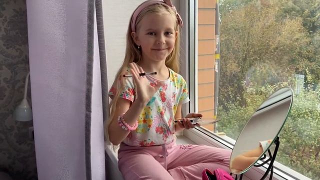 ДЕЛАЕМ МАКИЯЖ И СМОТРИМ ПОДАРОК ОТ СТОМАТОЛОГА макияж детскиймакияж детскаякосметика