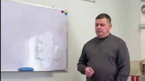Когда добавляем отвердитель в базу при покраске трехслойки?