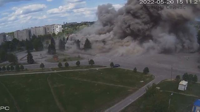 ⚡️ Момент прилета русской ракеты по центру города Лозовая Харьковской области