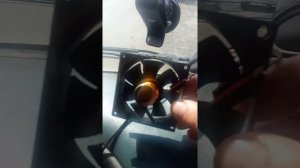 Держатель для телефона с вентилятором охлаждения.