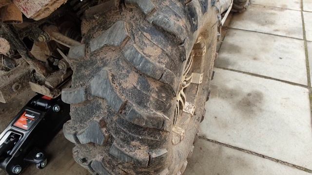 Шприцевание кулаков задних рычагов квадроцикла CFMOTO