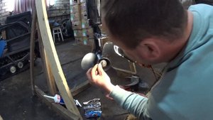 Т, О ЛОДОЧНОГО МОТОРА ГЛАДИАТОР 9.9PRO  ЗАМЕНА МАСЛА В РЕДУКТОРЕ, ЗАМЕНА ВИНТА, ЗАМЕНА СВЕЧЕЙ.