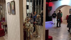 Особняк А.П. Брюллова. Выставка Анны Ляховской «Женщины и цветы».