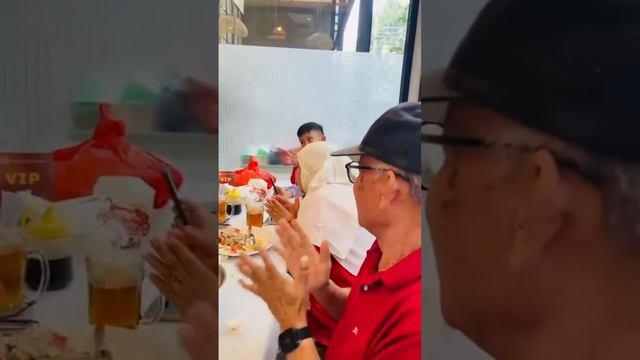 oma ultha ke 61 th di @ aneka makanan sea food 2024 смотреть онлайн