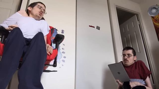 HAVE A SEAT 💺 - Ricky Berwick смотреть онлайн
