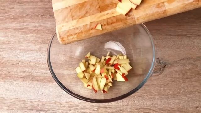 Хрустящий, нежный, пикантный! Салат с курицей, который все будут просить еще!