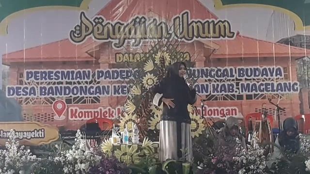 Lucu Pol ‼ Ustadzah Mumpuni Di Desa Bandongan,kec.Bandongan смотреть онлайн
