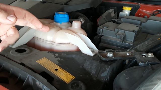 Reservatório de água com vazamento Fiat Bravo смотреть онлайн