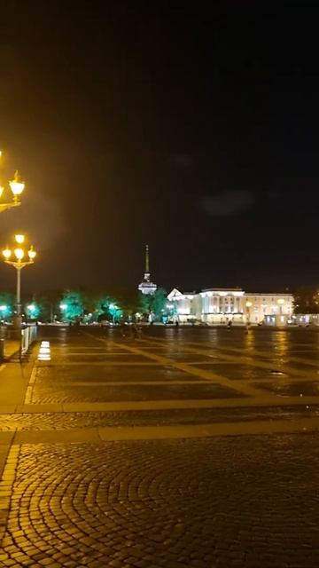 Осень на дворцовой площади в Санкт-Петербурге