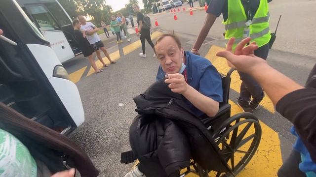 На коляске до автобуса смотреть онлайн