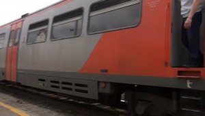 Рельсовый автобус РА2-082 отправляется со станции Мелеуз