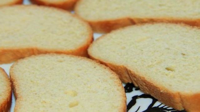 Закусочные бутерброды с морковью по-корейски