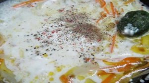 Теплый картофельный салат с соленым огурцом