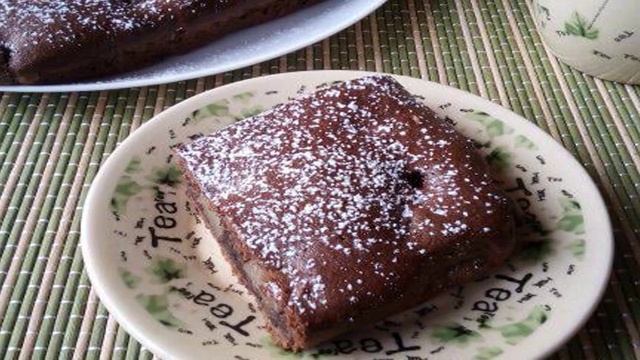 Шоколадный пирог с яблоками