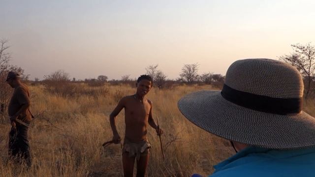 Bushman Hunt Story, as Told to Robin смотреть онлайн