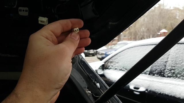 как просто отремонтировать датчик электропривода двери багажника автомобиля