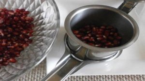 Десерт из рисового крема с айвой гренадин