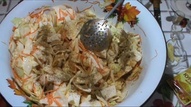 Кочан капусты и одна морковь // Вкусный салат по корейски смотреть онлайн