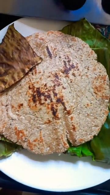 Goan Rice Bhakri Roasted in Banana leaves || Authentic Goan Recipe || Goan bread || traditional foo