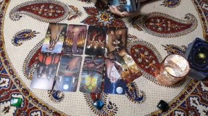 Что он чувствует ко мне? Онлайн гадание. Таро.