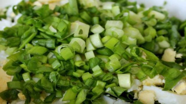 Слоеные конверты со шпинатом и яйцом