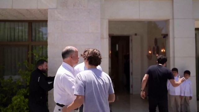Jordan's Crown Prince participates in traditional pre-wedding ceremony смотреть онлайн