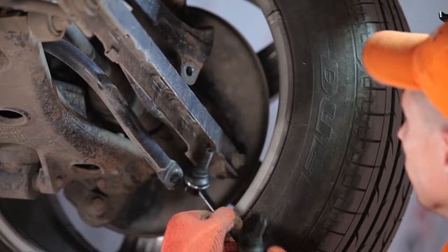 Come sostituire barra stabilizzatrice posteriore su VOLVO XC90 1TUTORIAL