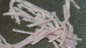 Паста с песто и ветчиной