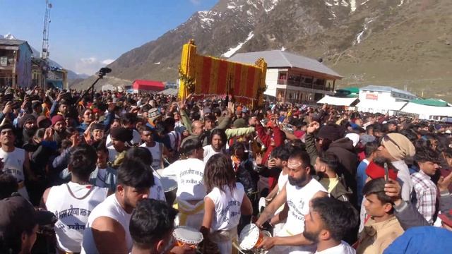 Kedarnath dham | KEDARNATH | Opening Ceremony | Kapaat open | Kedarnath Yatra part -4 смотреть онлайн